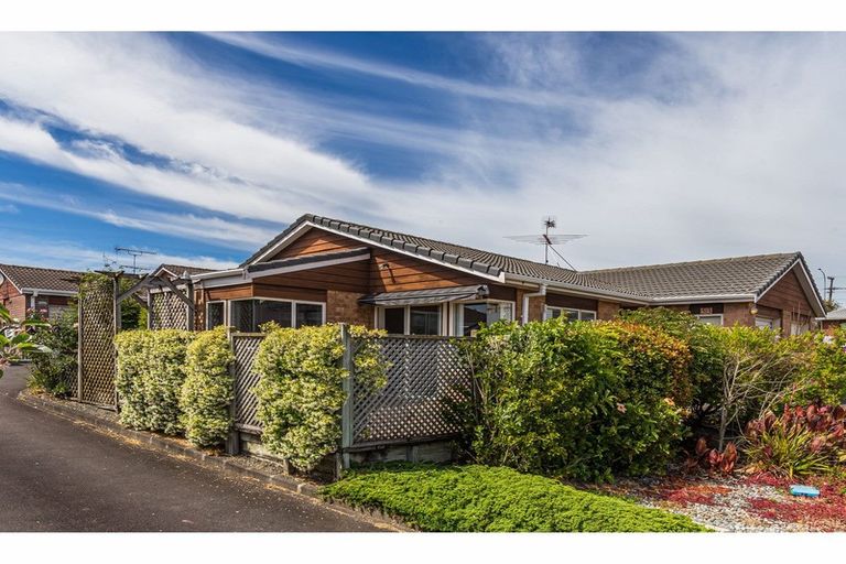 Photo of property in 53 The Grove, Red Beach, 0932