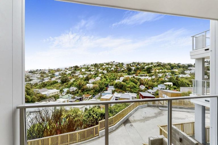 Photo of property in 67u4 Tiketike Way, Brooklyn, Wellington, 6021