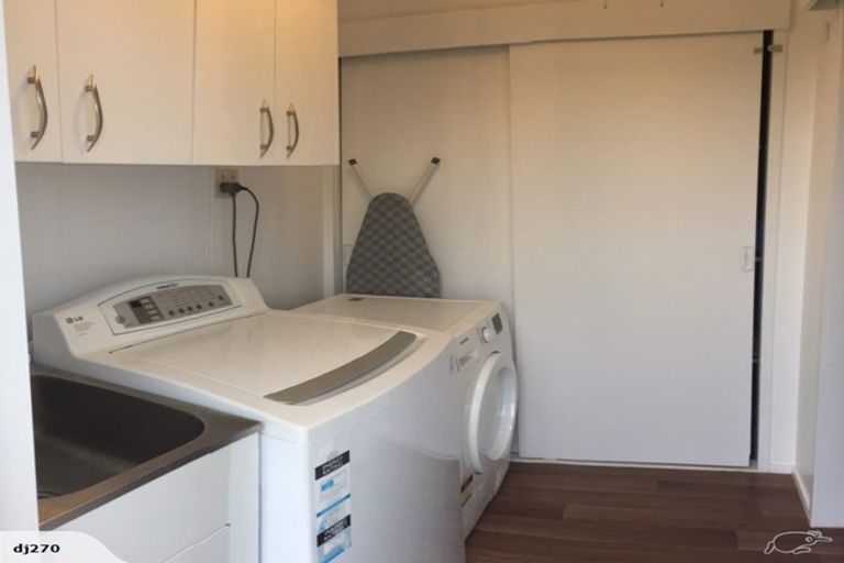 Photo of property in 41a Sunhaven Drive, Newlands, Wellington, 6037