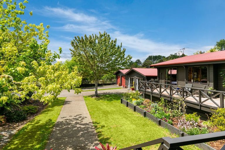 Photo of property in 19-21 Mountain Road, Henderson Valley, Auckland, 0612