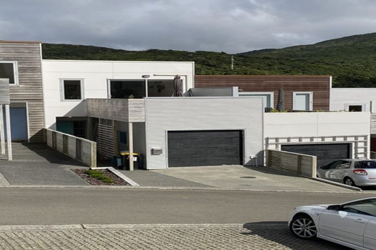 Photo of property in 30 Saddleback Grove, Karori, Wellington, 6012