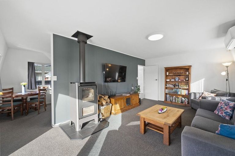 Photo of property in 5 Queenspark Drive, Parklands, Christchurch, 8083