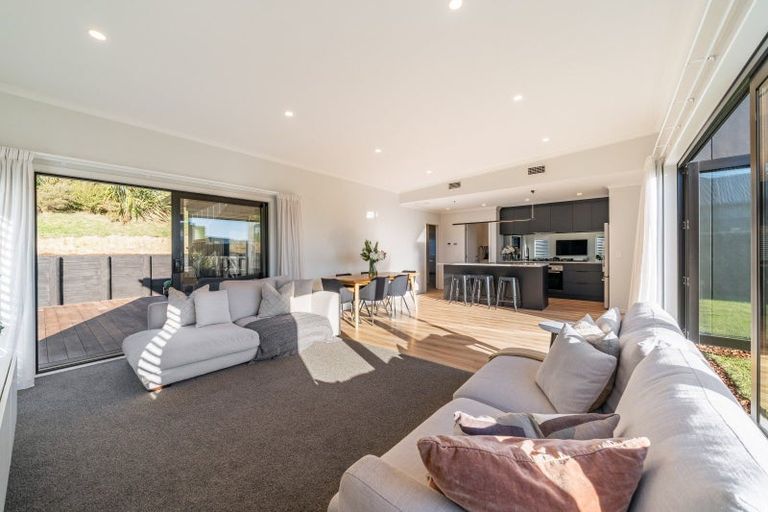 Photo of property in 12 Kaiaho Close, Aotea, Porirua, 5024