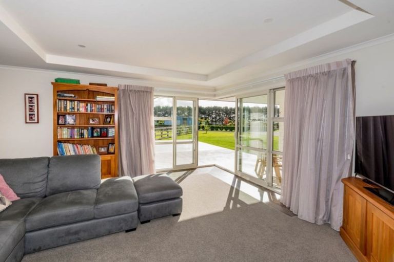 Photo of property in 55 Garth Road, Levin, 5571