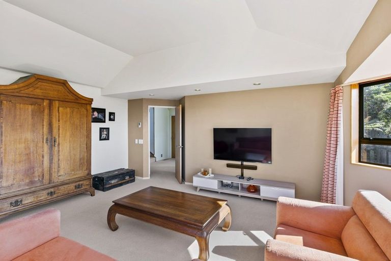 Photo of property in 24 Satara Crescent, Khandallah, Wellington, 6035