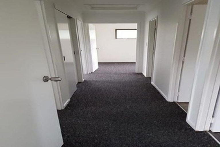 Photo of property in 20 Thistledew Place, Bayview, Auckland, 0629