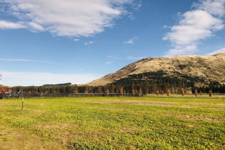 Photo of property in 10 Little Orchard Way, Wanaka, 9382
