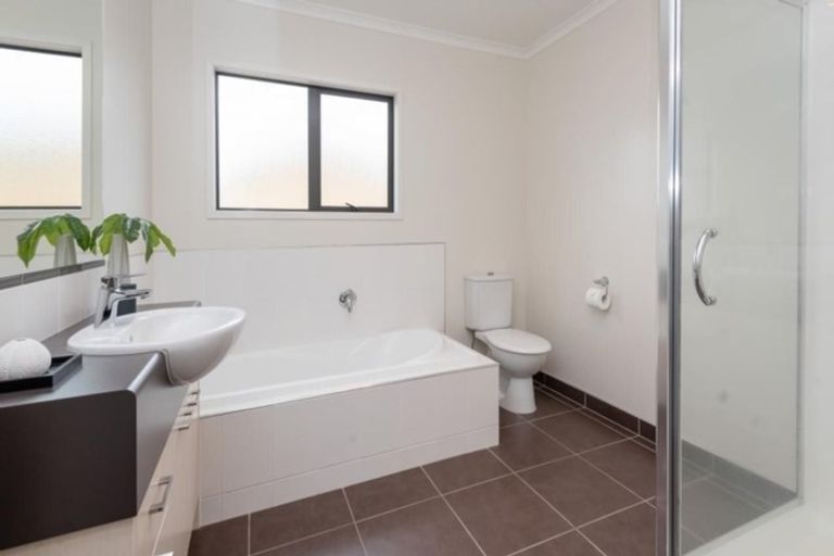 Photo of property in 50 Cyril French Drive, Flat Bush, Auckland, 2016
