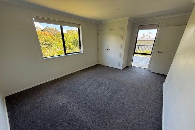 Photo of property in 16 Wrybill Way, Welcome Bay, Tauranga, 3112