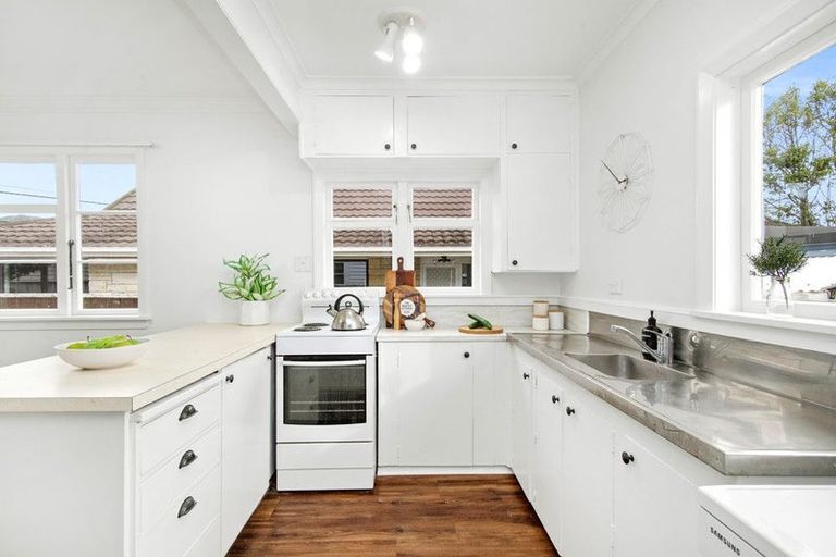 Photo of property in 965 High Street, Avalon, Lower Hutt, 5011
