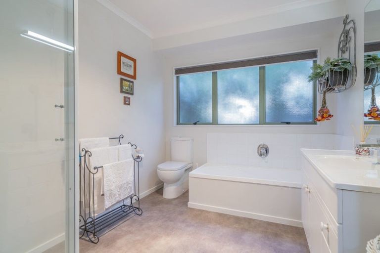 Photo of property in 4 Mayfair Close, Whitianga, 3510