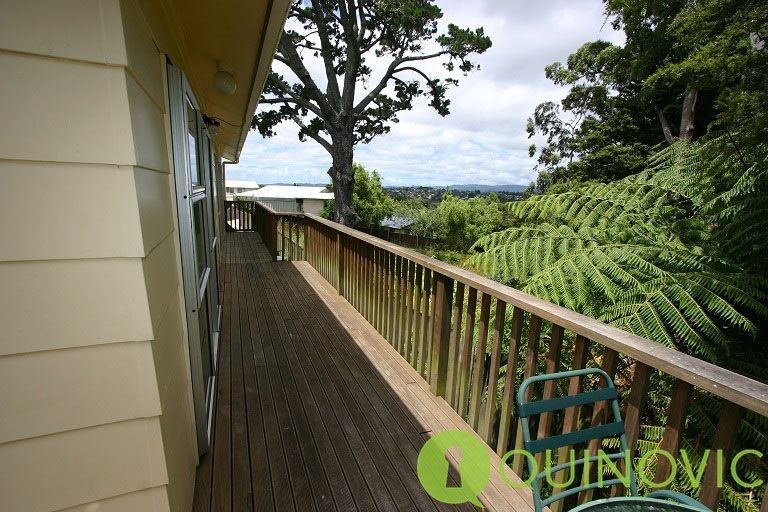 Photo of property in 23 Luckens Road, West Harbour, Auckland, 0618