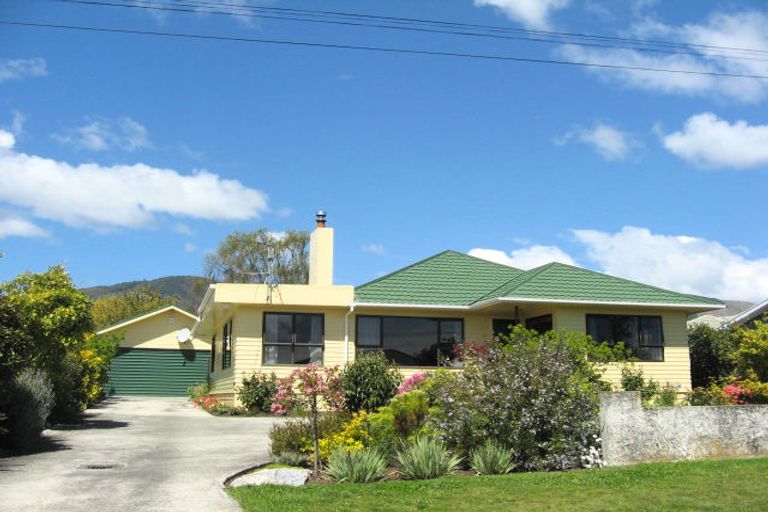 Photo of property in 37 Neale Avenue, Stoke, Nelson, 7011