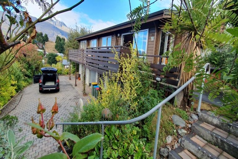 Photo of property in 24 Greenstone Place, Fernhill, Queenstown, 9300