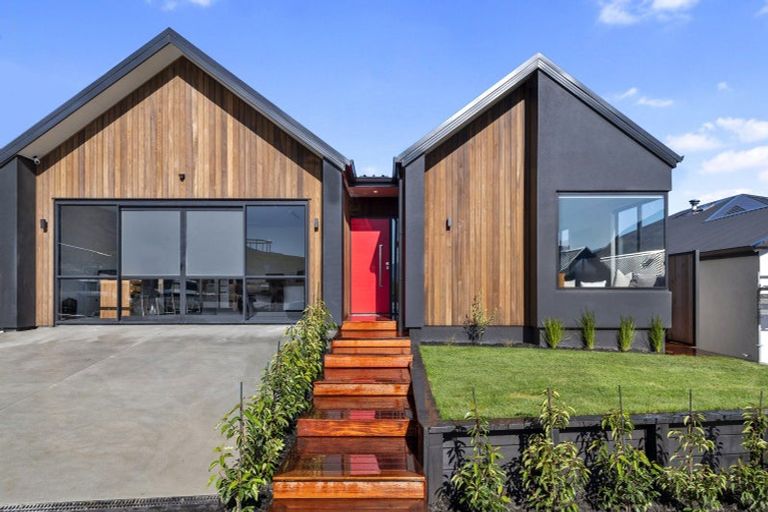 Photo of property in 37 Jack Hanley Drive, Jacks Point, Queenstown, 9371