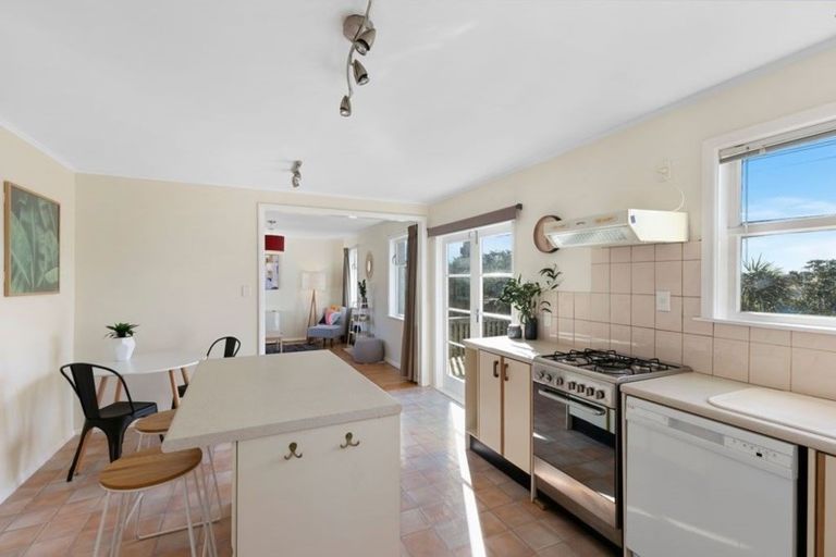 Photo of property in 37 Clifford Road, Johnsonville, Wellington, 6037