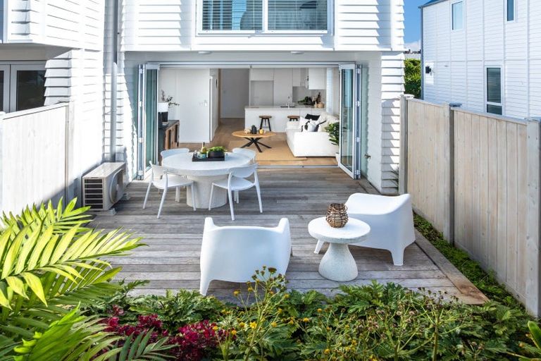 Photo of property in 7 Titoki Close, Matakana, Warkworth, 0985