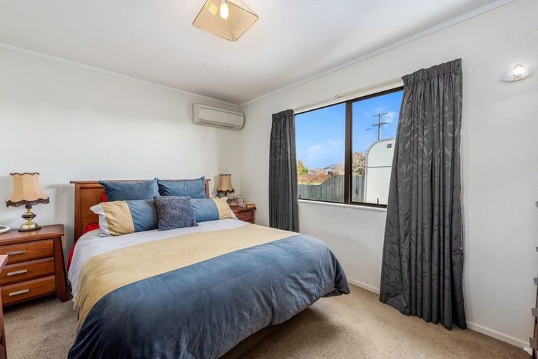 Photo of property in 17 Lee Road, Hannahs Bay, Rotorua, 3010