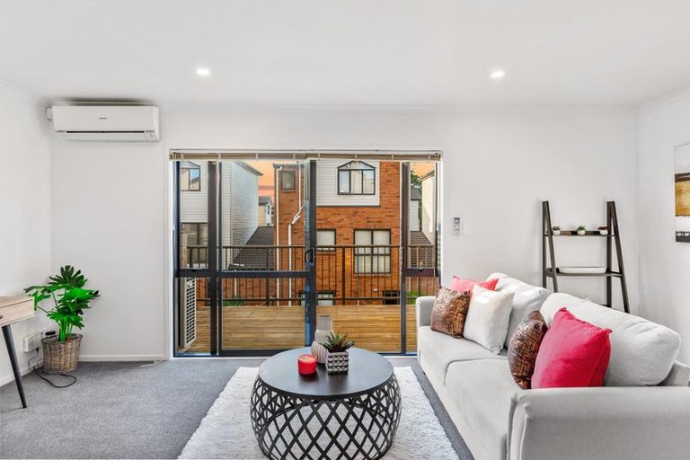 Photo of property in St Claire Village, 10/172 Mcleod Road, Te Atatu South, Auckland, 0610