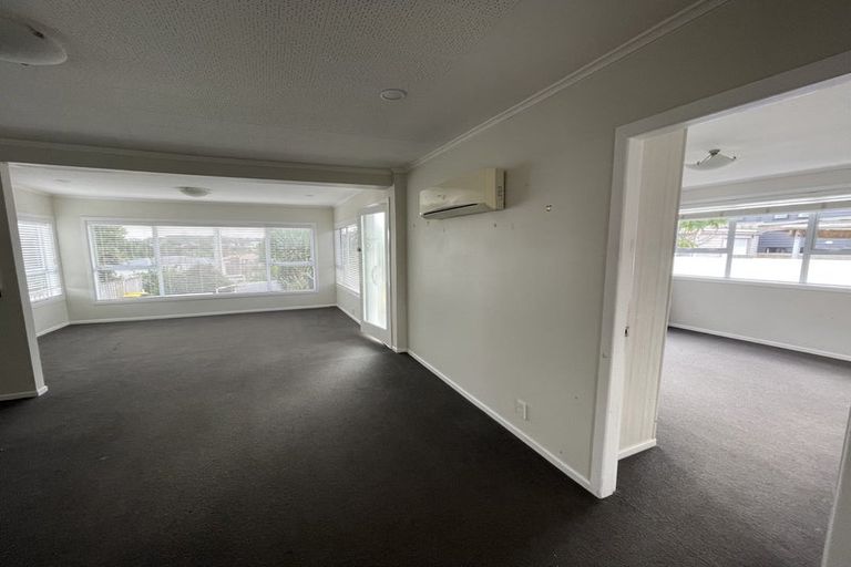 Photo of property in 18 River Road, Te Atatu Peninsula, Auckland, 0610