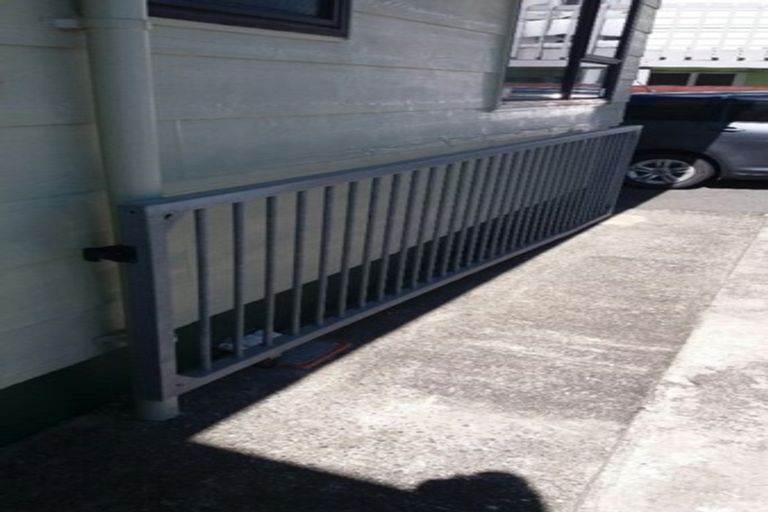 Photo of property in 14 Edgecombe Street, Newlands, Wellington, 6037