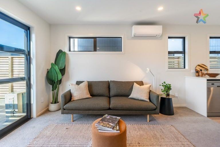 Photo of property in 25 Te Ara O Papatahi, Wainuiomata, Lower Hutt, 5014