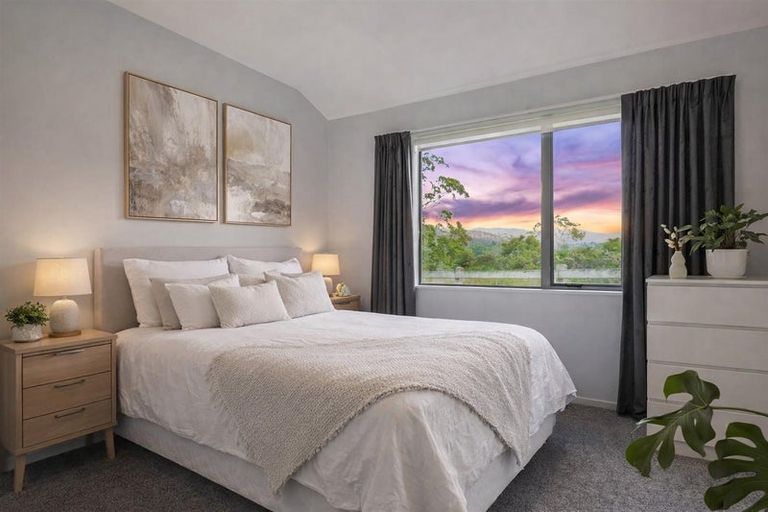 Photo of property in 68 South Kensington Way, Henderson, Auckland, 0612