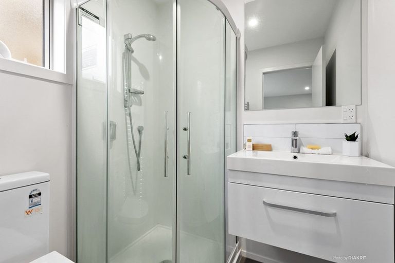 Photo of property in 86a Thurleigh Grove, Karori, Wellington, 6012