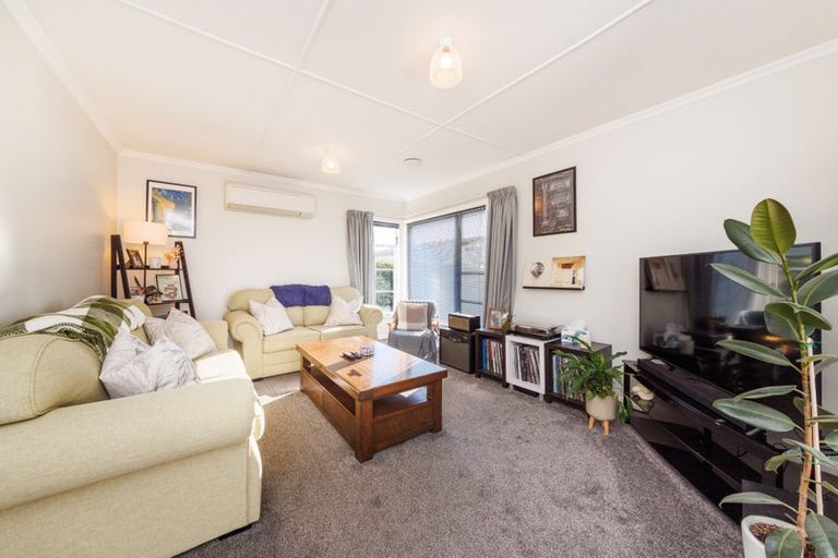 Photo of property in 4 Milton Street, Roslyn, Palmerston North, 4414