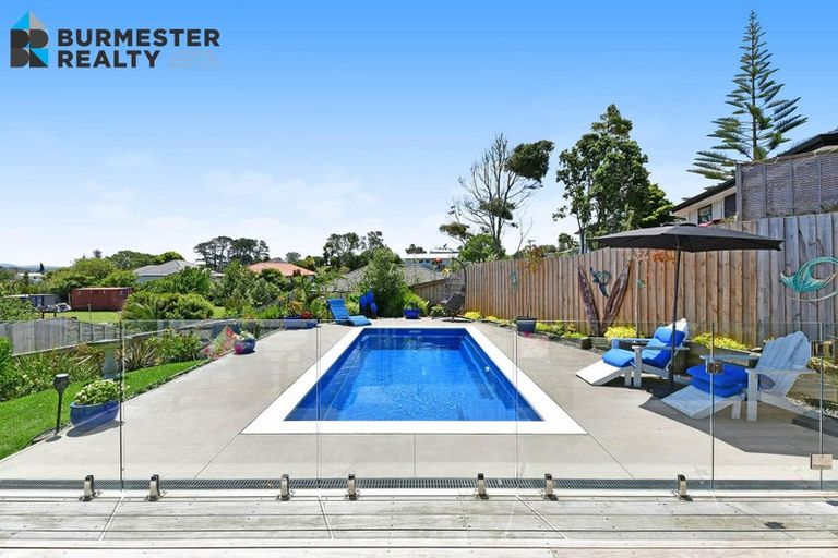 Photo of property in 10 St Julia Court, Helensville, 0800