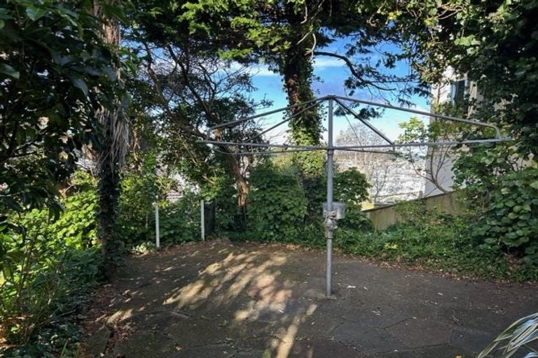 Photo of property in 7 Waiteata Road, Kelburn, Wellington, 6012