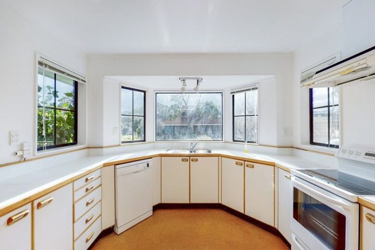 Photo of property in 45 Burbank Crescent, Churton Park, Wellington, 6037