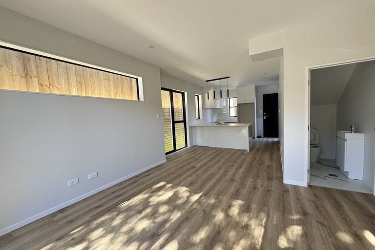Photo of property in 8 Hobart Crescent, Wattle Downs, Auckland, 2103
