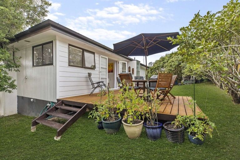 Photo of property in 29a Pisces Road, Glen Eden, Auckland, 0602