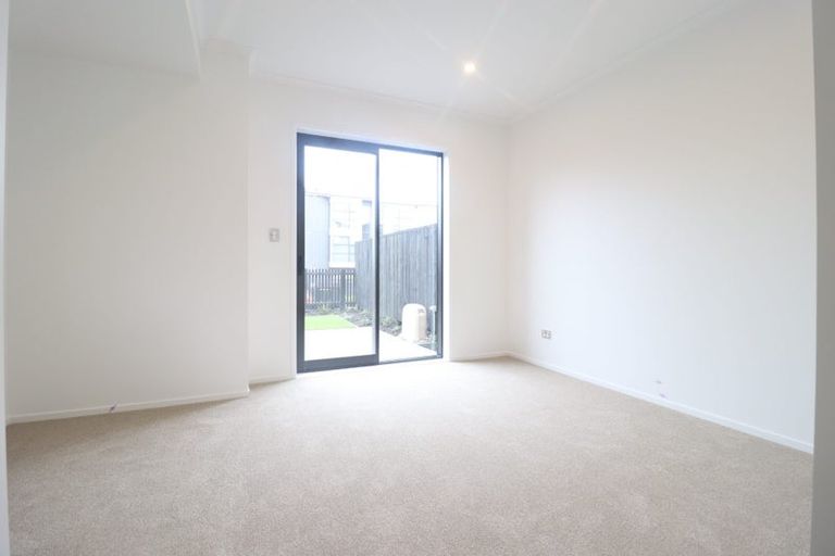 Photo of property in 34 Hobsonville Point Road, Hobsonville, Auckland, 0616