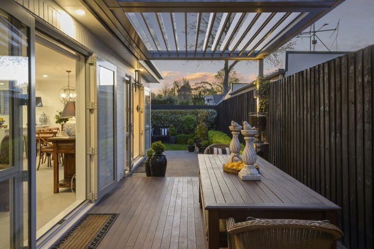 Photo of property in 56 Fendalton Road, Fendalton, Christchurch, 8014
