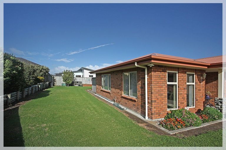 Photo of property in 8 Teppett Place, Foxton Beach, Foxton, 4815