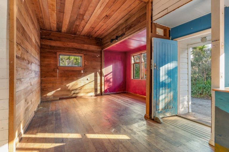 Photo of property in 172 Moeraki Road, Hinakura, Martinborough, 5784