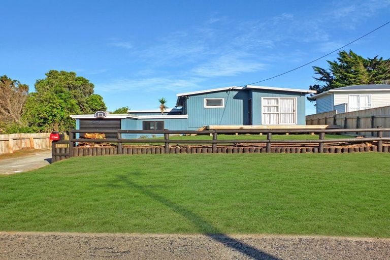 Photo of property in 20 Mack Street, Foxton Beach, Foxton, 4815
