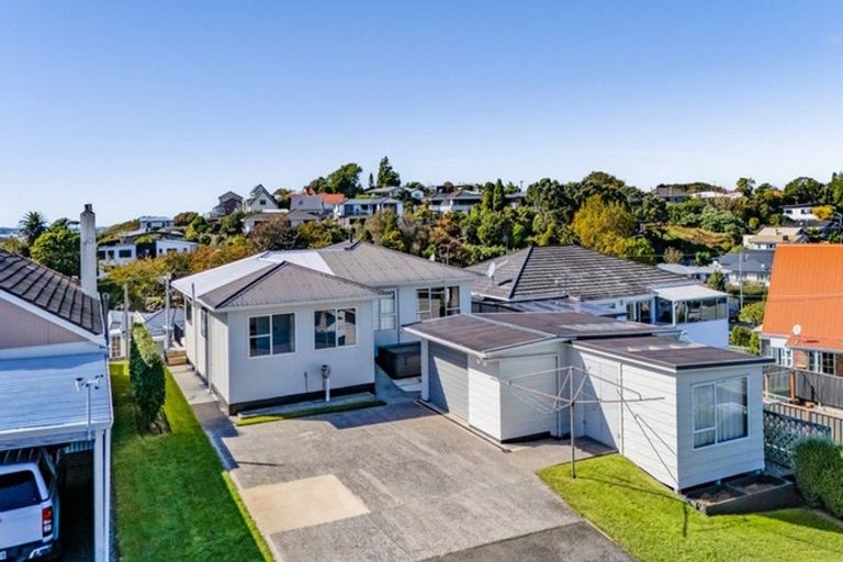 Photo of property in 92 Mangorei Road, Strandon, New Plymouth, 4312