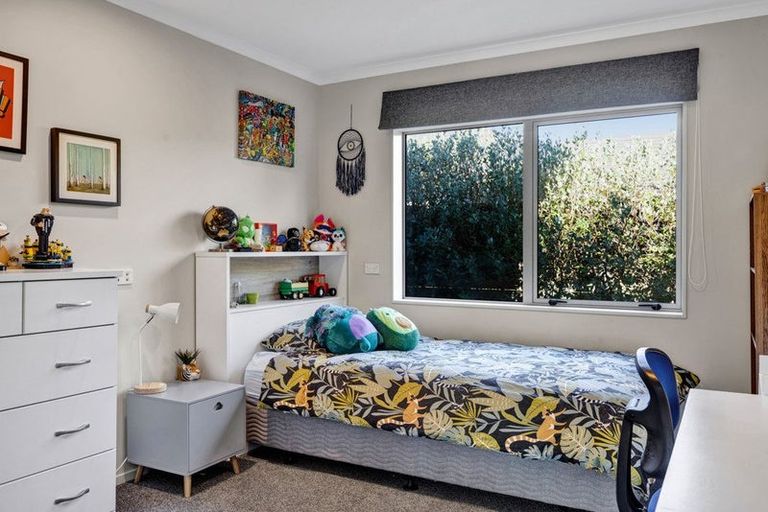 Photo of property in 9a Dolphin Parade, Bell Block, New Plymouth, 4312