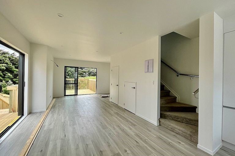 Photo of property in 32a Poruru Close, Papakura, 2110