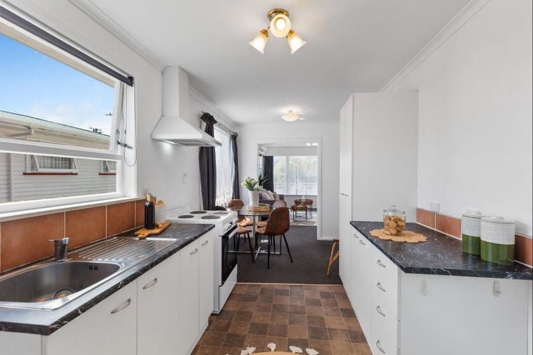 Photo of property in 53 Queenwood Road, Levin, 5510