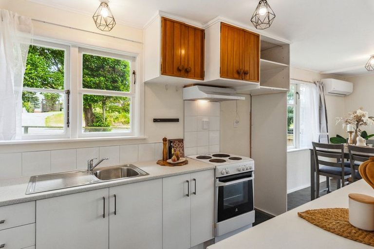 Photo of property in 105 Seaview Road, Paraparaumu Beach, Paraparaumu, 5032