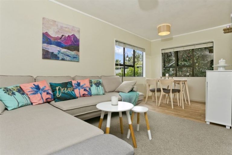 Photo of property in 85b Rosario Crescent, Red Beach, 0932