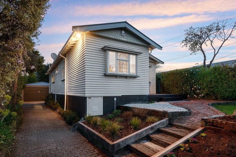 Photo of property in 16 Riverview Street, Beckenham, Christchurch, 8023