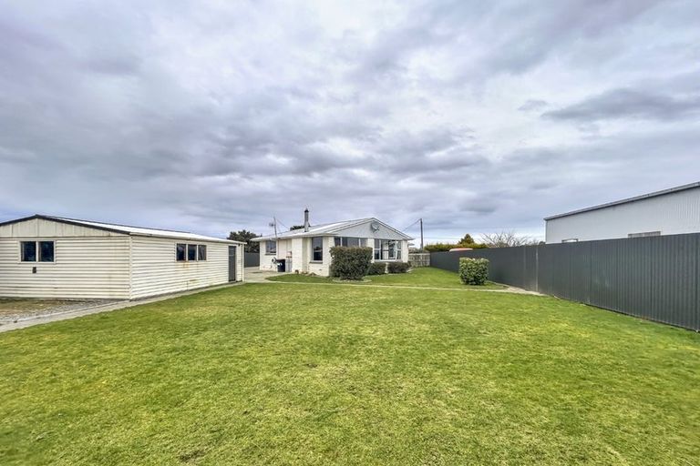 Photo of property in 45 Kilmarnock Street, Wallacetown, 9816