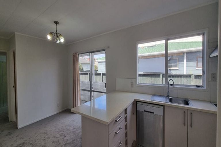 Photo of property in 11 Tyndrum Place, Highland Park, Auckland, 2010