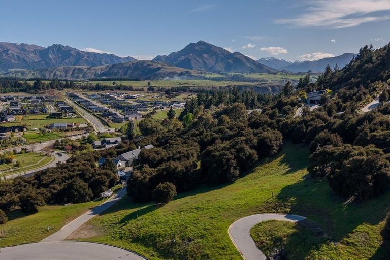 Photo of property in 7 Highfield Ridge, Wanaka, 9305