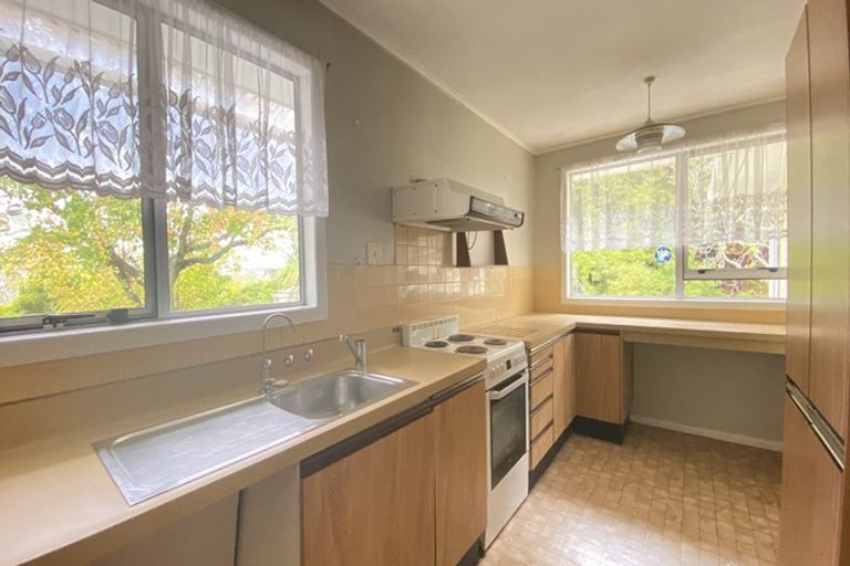 Photo of property in 26 Kirrie Avenue, Te Atatu South, Auckland, 0610